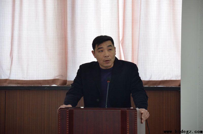 勠力同心 共创美好未来——记高一家长会