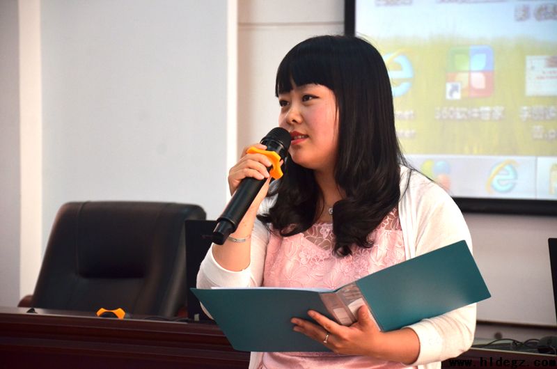 幽幽书香 点点墨趣——经典诵读暨第十届读书报告会
