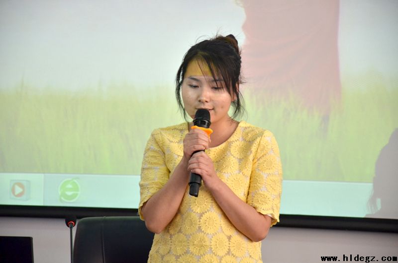 幽幽书香 点点墨趣——经典诵读暨第十届读书报告会