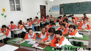 葫芦岛市二高中学生力助觉华岛选美成功
