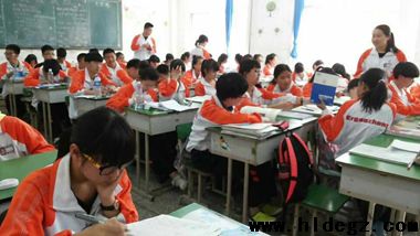 葫芦岛市二高中学生力助觉华岛选美成功