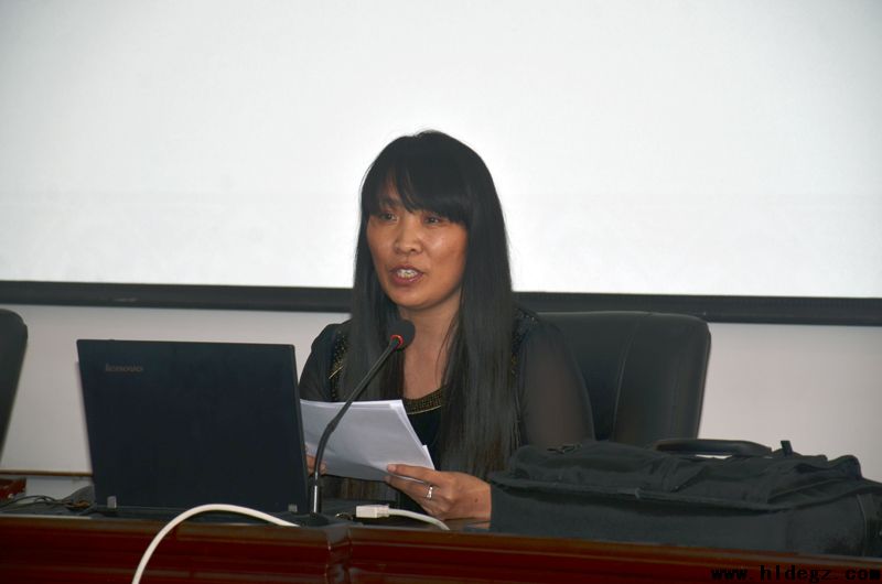 幽幽书香 点点墨趣——经典诵读暨第十届读书报告会