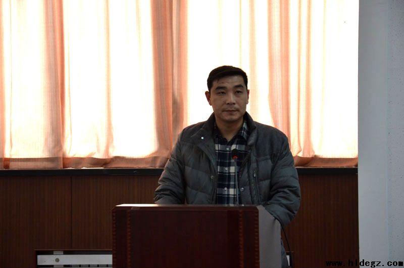 邀请法官作报告 现身说法效果好