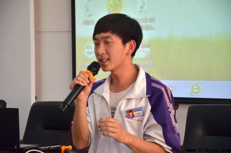 幽幽书香 点点墨趣——经典诵读暨第十届读书报告会