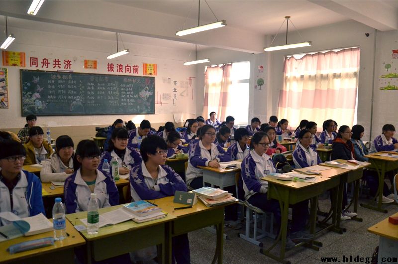 风正一帆悬 ——简记二高中第一次校会