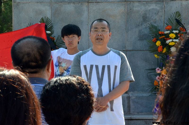 一堂生动的党员教育课 ——二高中党委组织党员参观下五家子惨案遗址
