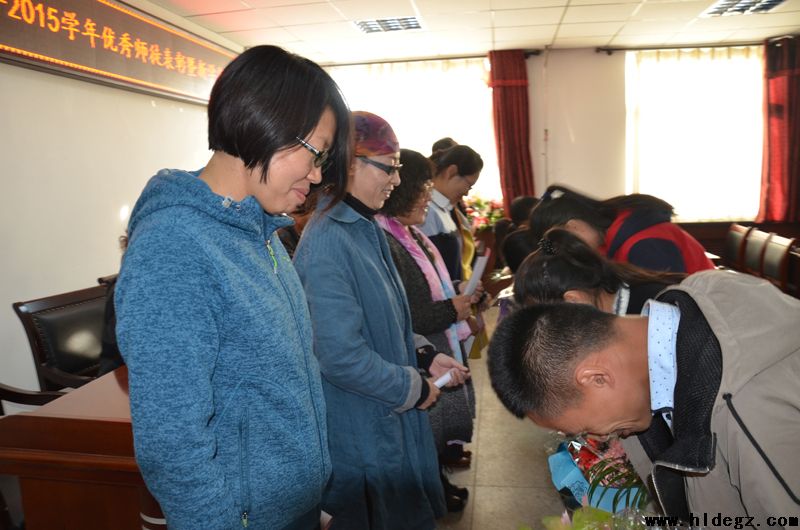 薪火相传，促进青年教师成长