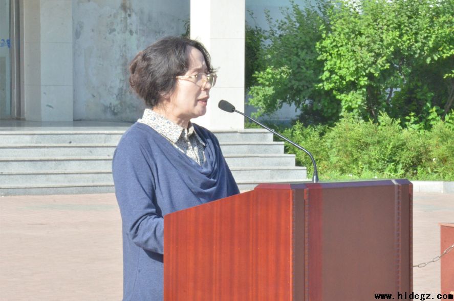 二高中2014届毕业典礼胜利闭幕