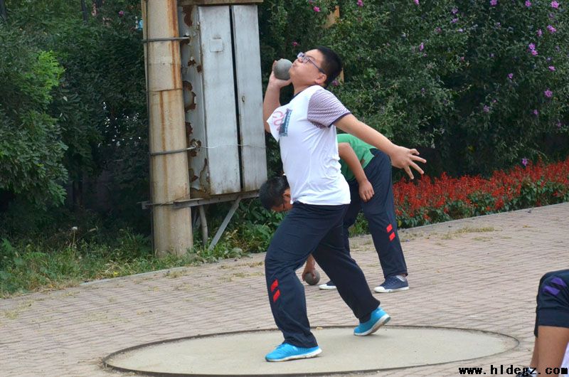 市二高中秋季田径运动会圆满结束