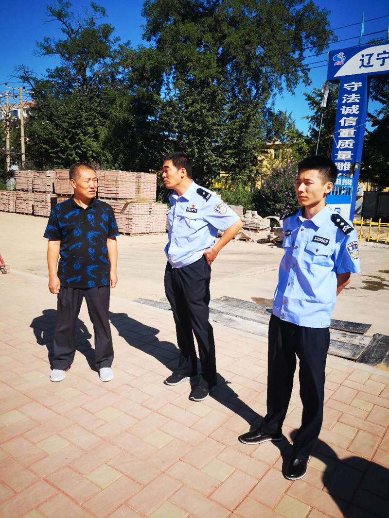 警校联手 确保校园平安
