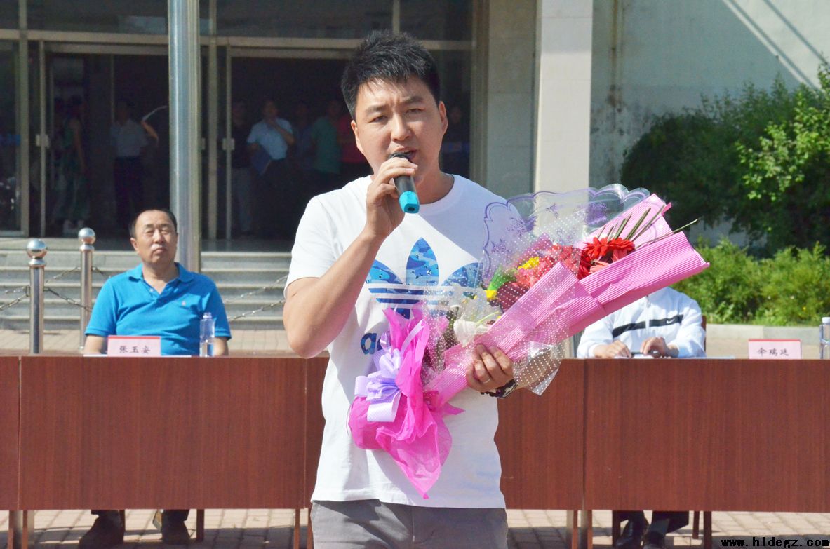 二高中2014届毕业典礼胜利闭幕