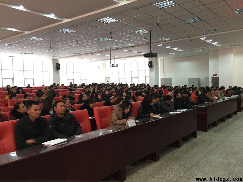 密切家校合作，力争教学新绩