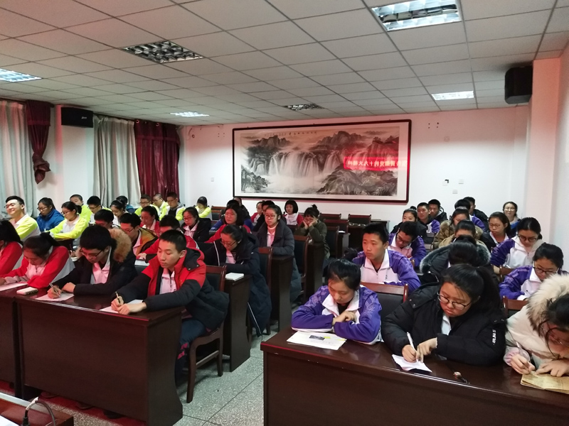 市二高中团委开展“学习十九大精神” 宣讲活动