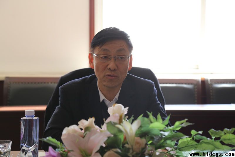 市领导、市教育局领导检查指导市二高中2017年高考备考工作