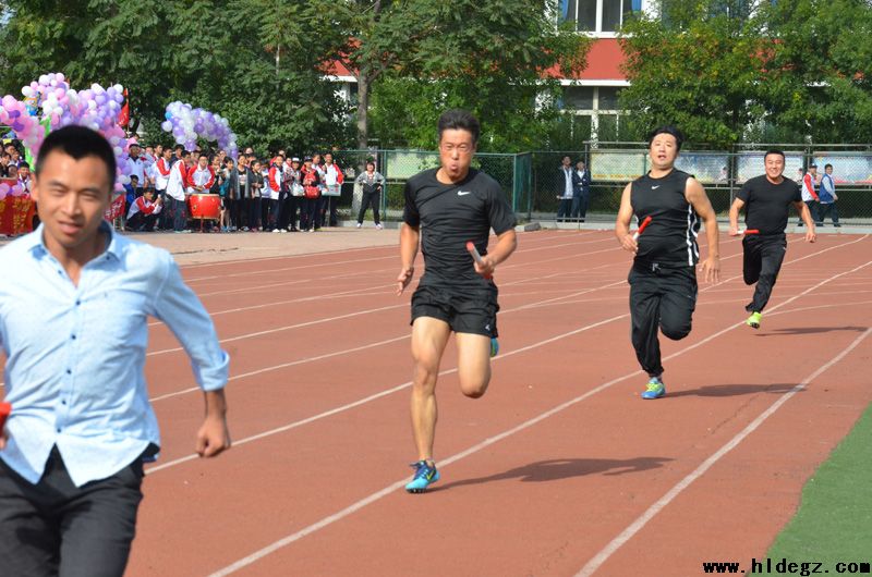 市二高中秋季田径运动会圆满结束