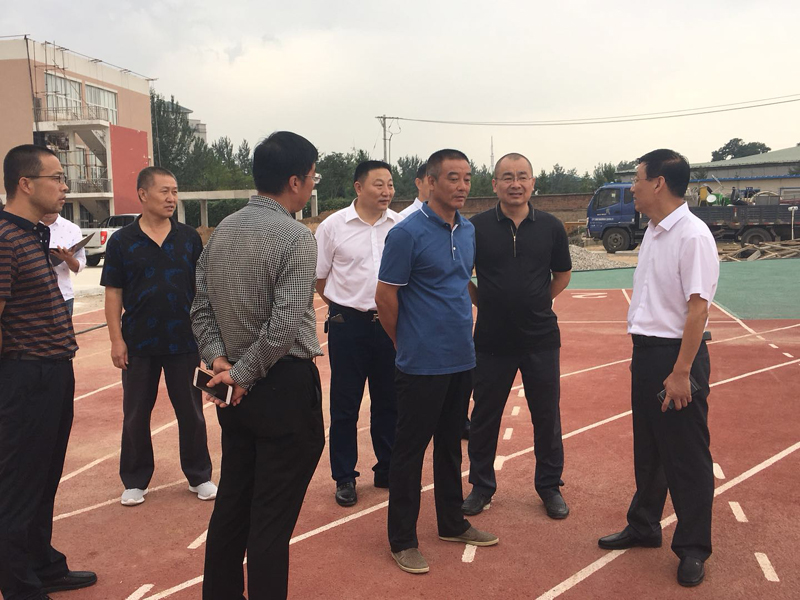 市教育局领导到二高中检查扫黑除恶专项斗争工作 并走访慰问一线教师