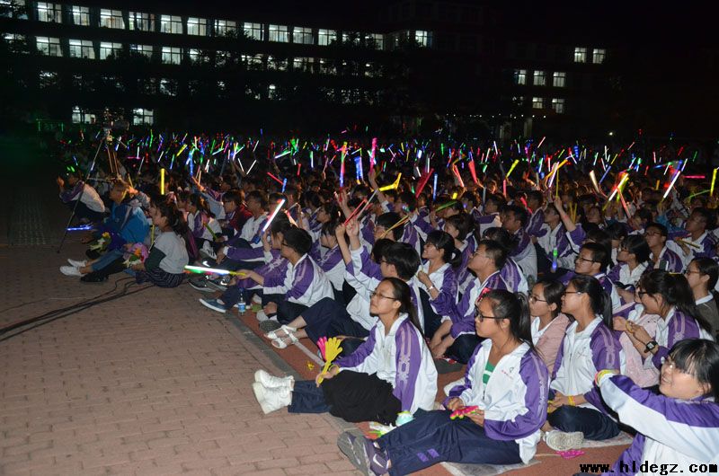 永远的纪念 ——二高中成功举办2016届毕业典礼