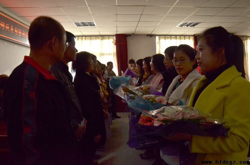 薪火相传，促进青年教师成长