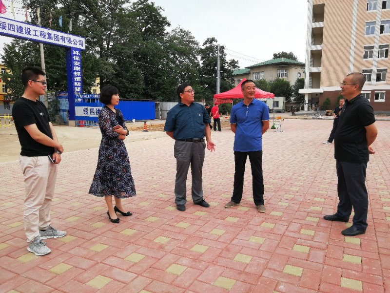 市教育局领导到二高中检查扫黑除恶专项斗争工作 并走访慰问一线教师