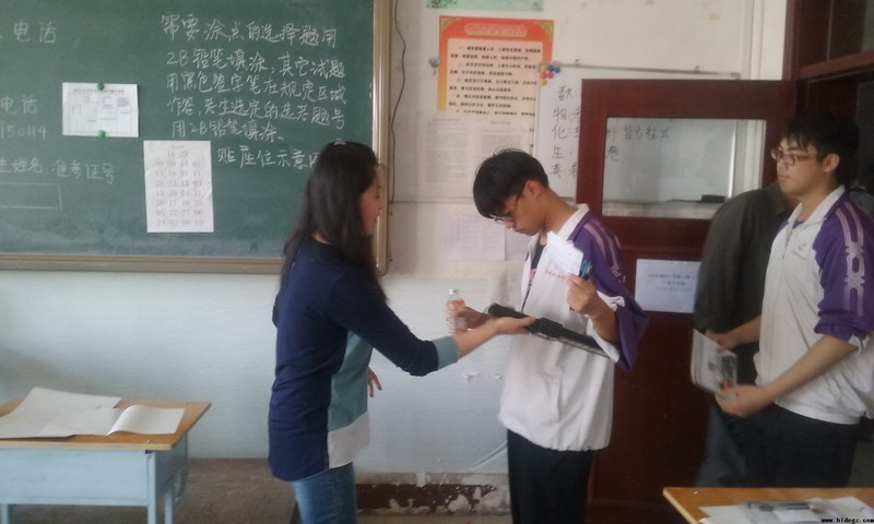 二高中进行“全真模拟”