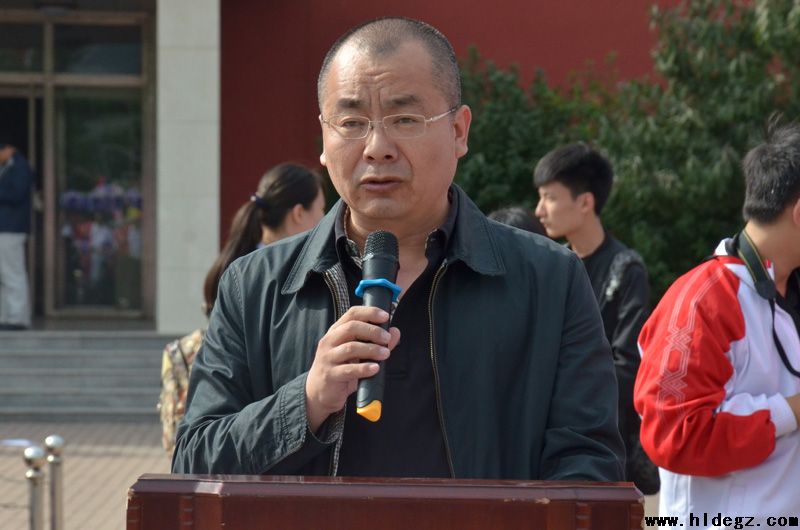 市二高中秋季田径运动会圆满结束
