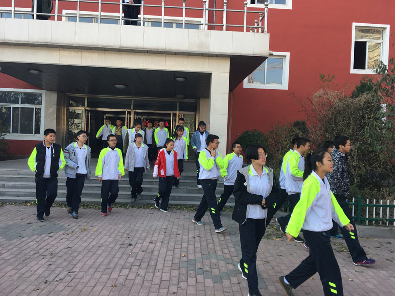 葫芦岛市第二高级中学应急疏散逃生演练