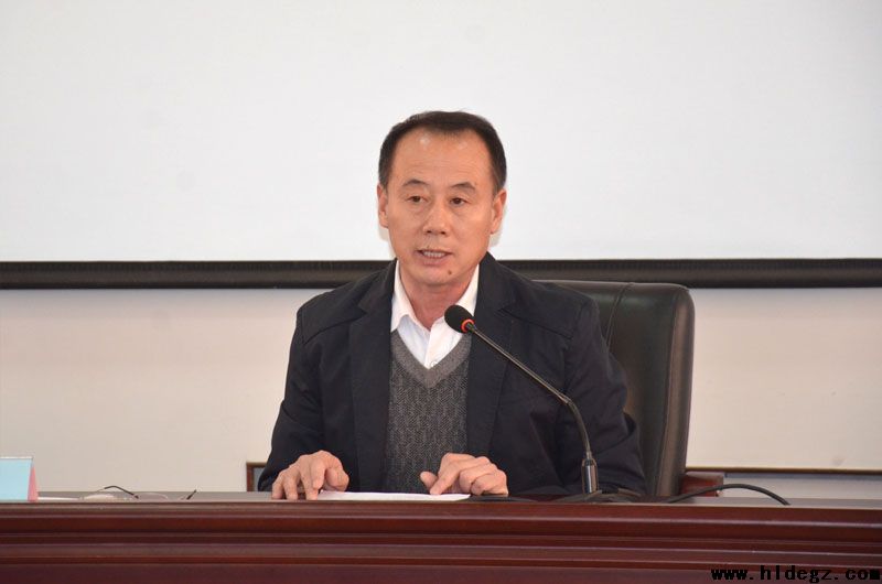二高中召开新学期校会