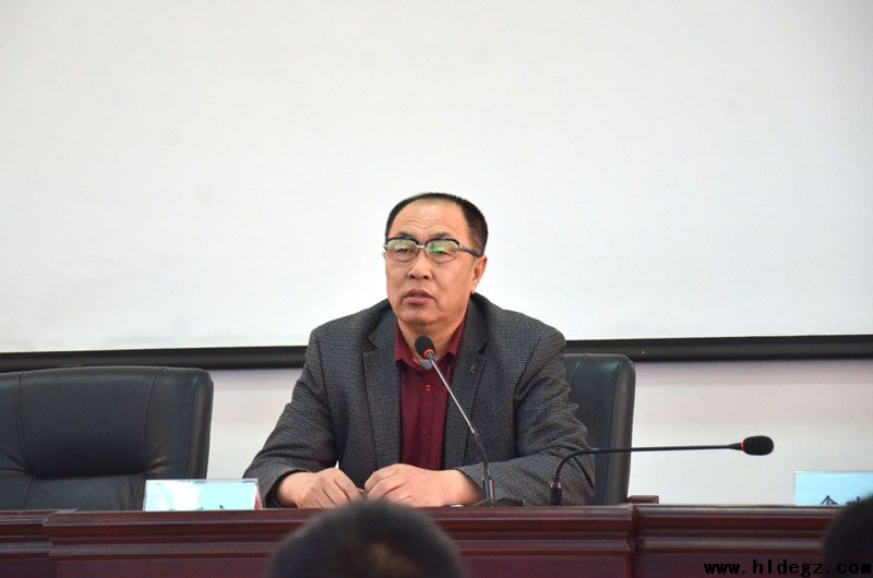 二高中召开新学期校会
