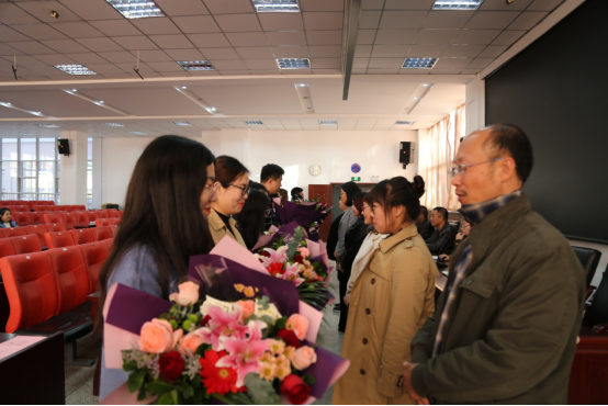 市二高中召开2019学年新教师拜师会
