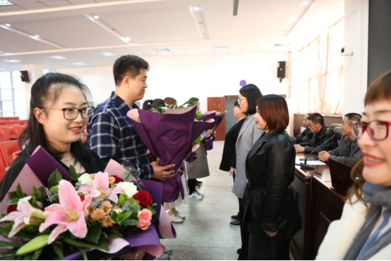 市二高中召开2019学年新教师拜师会