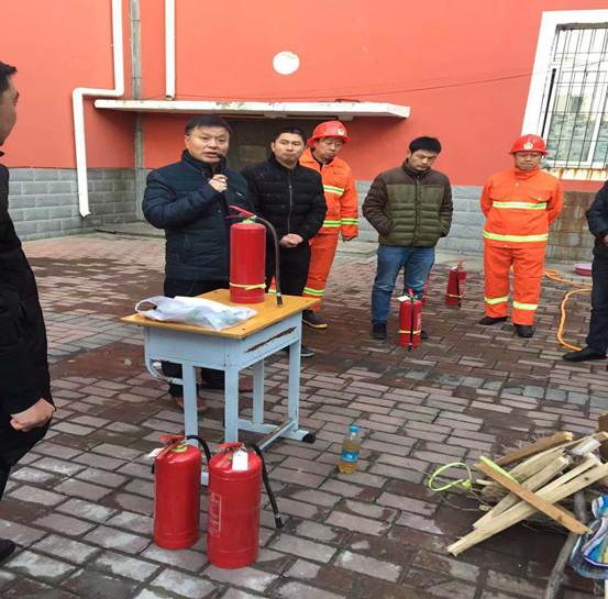 共筑平安防火墙，我们在行动！  ——市二高中舍办、安保处联合开展消防演练活动