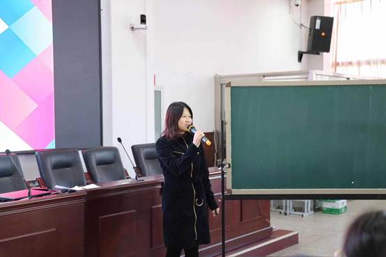 市二高中多名教师受市教师进修学院委托作示范课