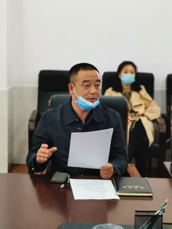 课题引领 深研精教 科研兴校