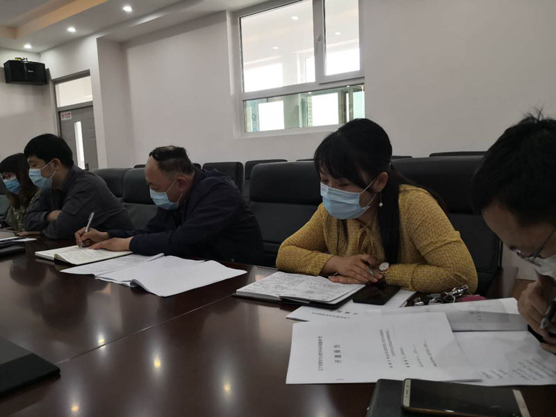 课题引领 深研精教 科研兴校