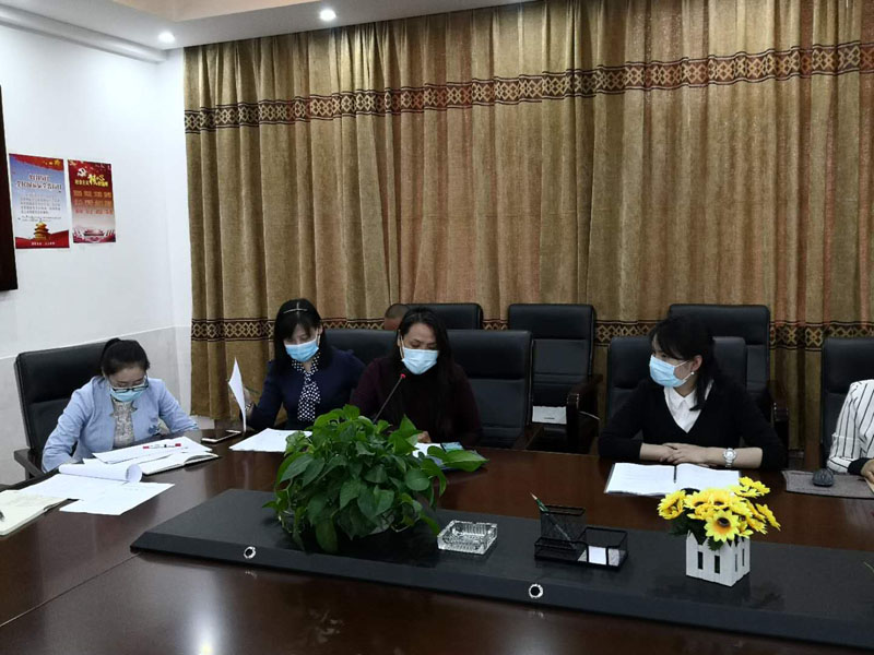 课题引领 深研精教 科研兴校