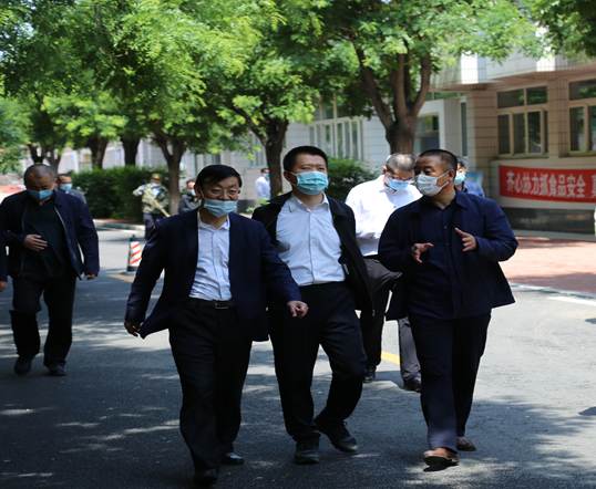 朱云副市长一行到市二高中视察开学工作