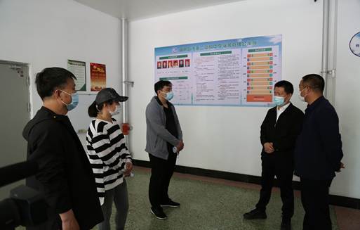 朱云副市长一行到市二高中视察开学工作