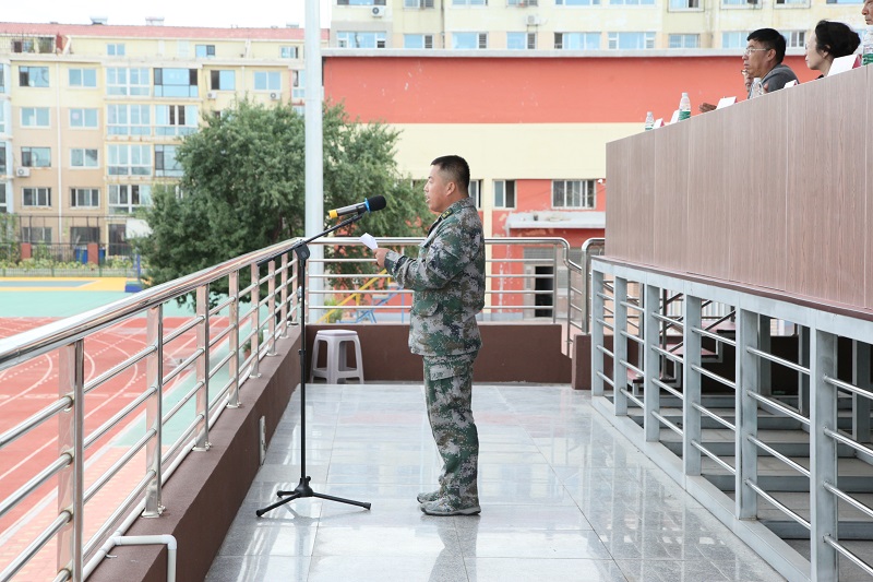 绿茵场上秋点兵 ——市二中举行2020级新生军训闭营仪式