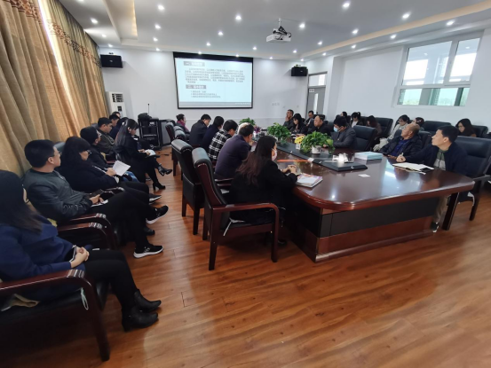 小课堂撬动大教育 ——市二高中召开课堂教学改革推进会