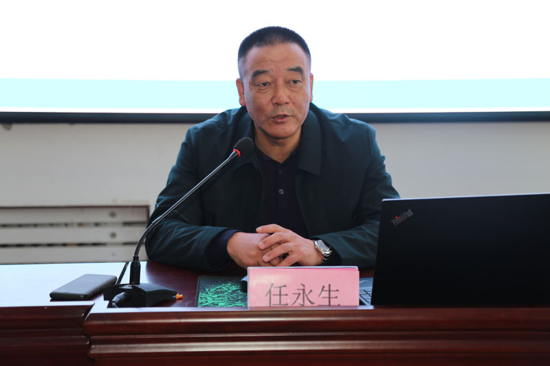 抓住高二，就抓住了高考 ——二高中召开高二学生家长会