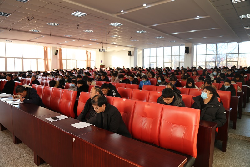 市二高中召开“严禁教师有偿补课 加强师德师风建设”大会