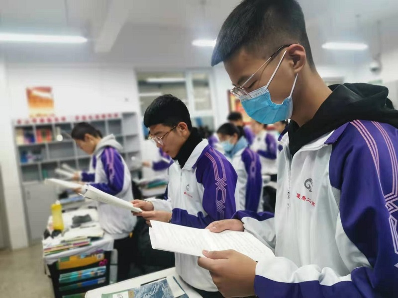 葫芦岛市第二高级中学国家宪法日宣传活动纪实