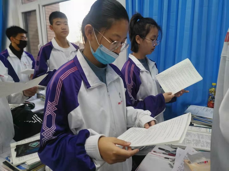 葫芦岛市第二高级中学国家宪法日宣传活动纪实