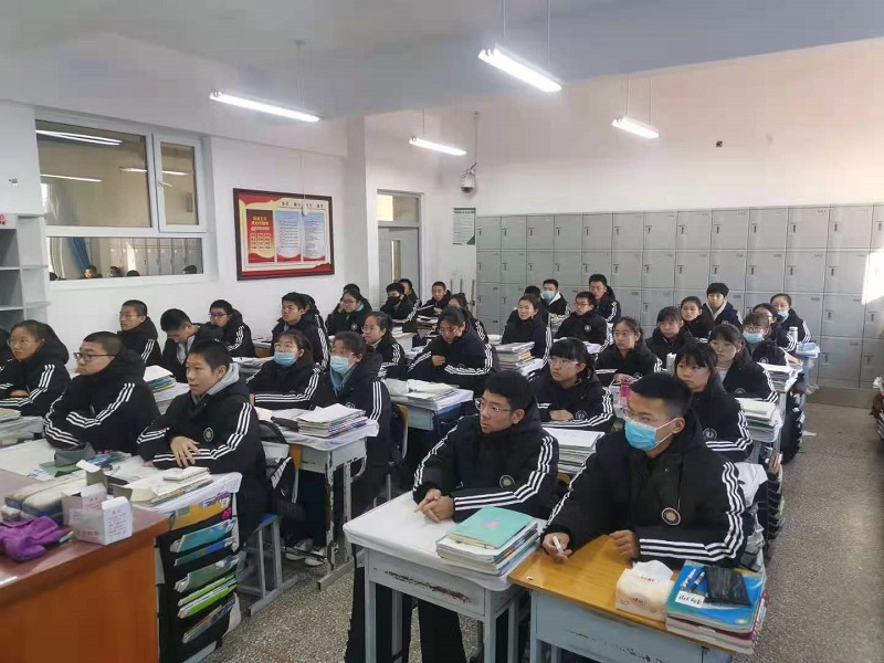 葫芦岛市第二高级中学国家宪法日宣传活动纪实