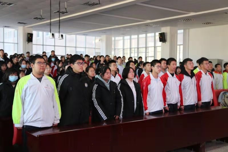 葫芦岛市第二高级中学国家宪法日宣传活动纪实
