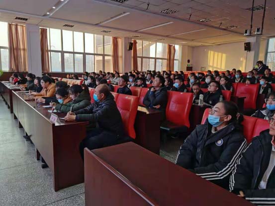 传承爱国志 激扬青春梦 ——市二高中举办纪念“一二·九”运动八十五周年演讲比赛
