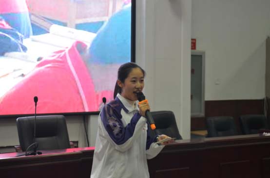 传承爱国志 激扬青春梦 ——市二高中举办纪念“一二·九”运动八十五周年演讲比赛