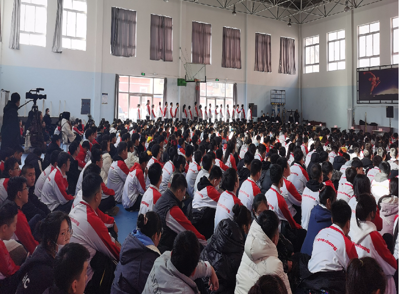 决战高考  百日争锋 ——市二高中召开2021年高考百日誓师大会