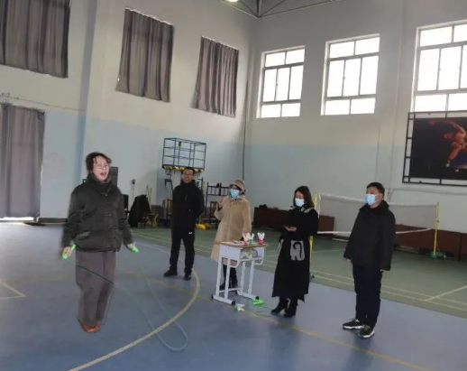“活力 健康 快乐 美丽”——市二高中工会举行庆祝国际妇女节活动