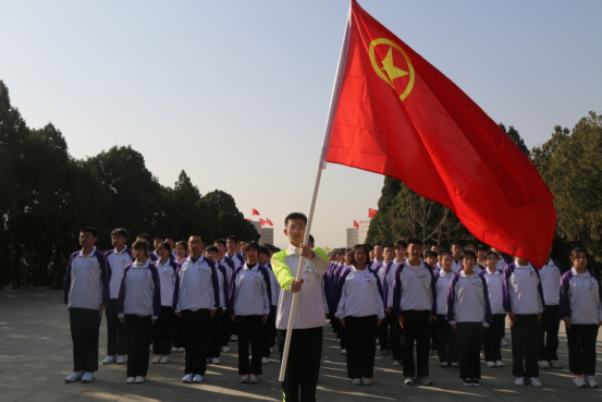 慎终追远缅怀革命先烈  奋发有为传承红色基因 ——市二高中开展塔山烈士陵园清明祭扫活动
